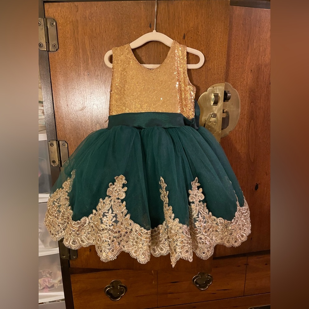 Formal Dress - Picture 2 of 5